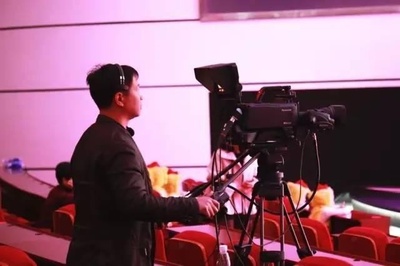 龍巖首次舉辦春節(jié)聯(lián)歡晚會 大型錄制開啟新春華章